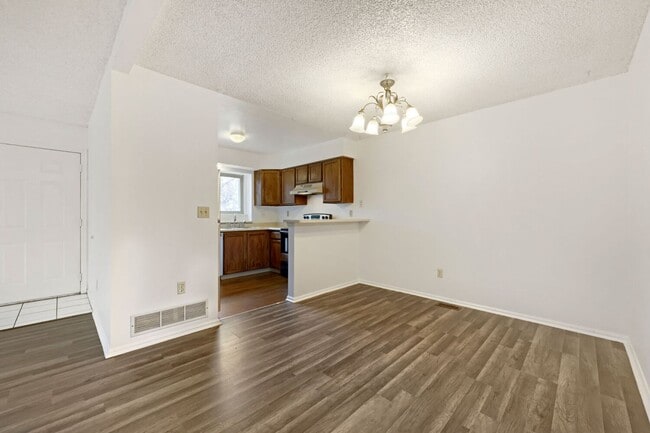 Building Photo - 10210 Quivas St