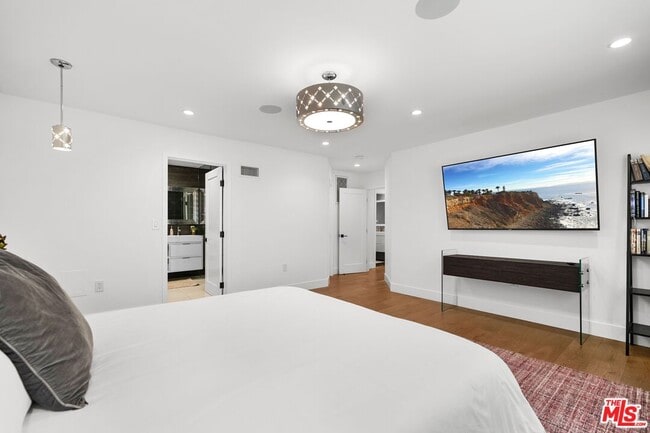 Building Photo - 411 Grand Blvd