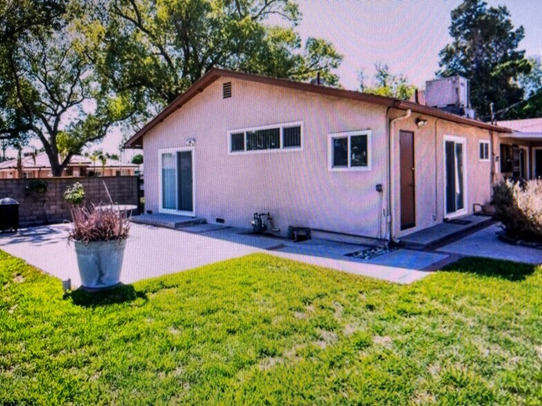 Building Photo - 11639 Hallwood Dr