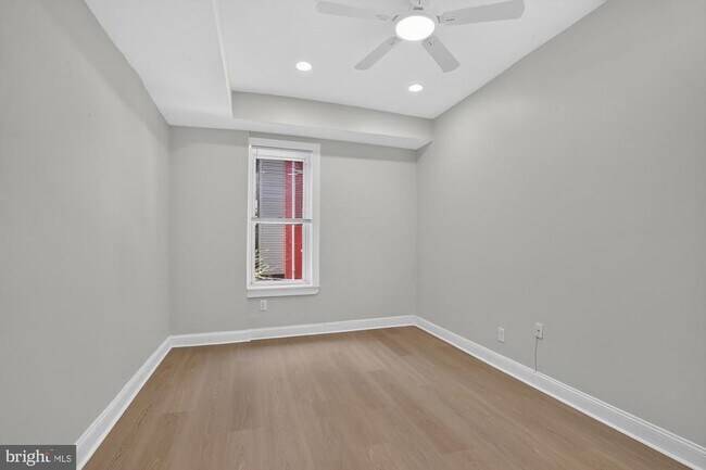 Building Photo - 630 N 2nd St