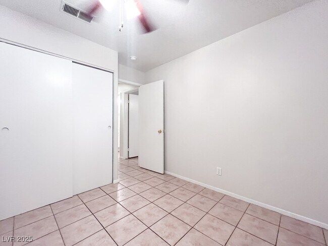 Building Photo - 5532 Great Divide St