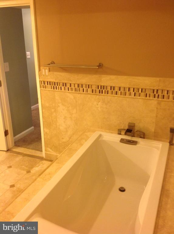 Building Photo - 3412 Ramsgate Terrace