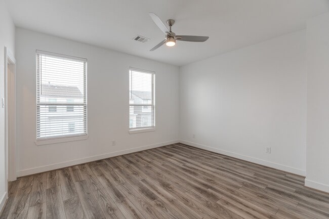 Building Photo - 18736 Centro Main St