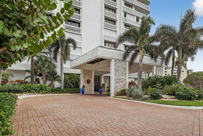 Building Photo - 9960 S Ocean Dr