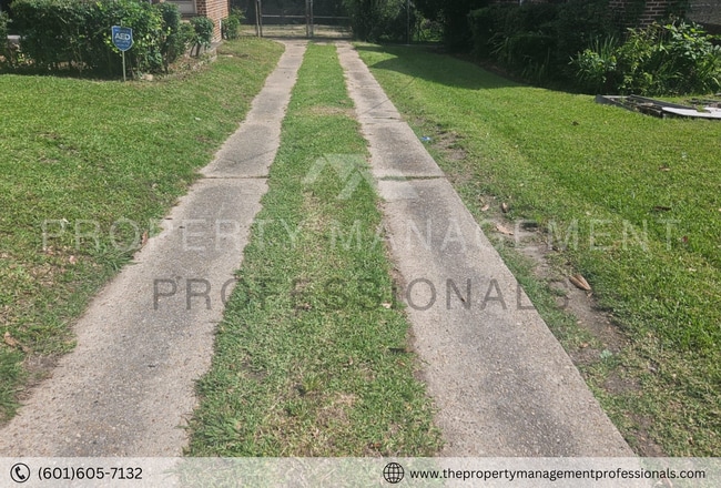 Building Photo - 2308 St. Charles-
