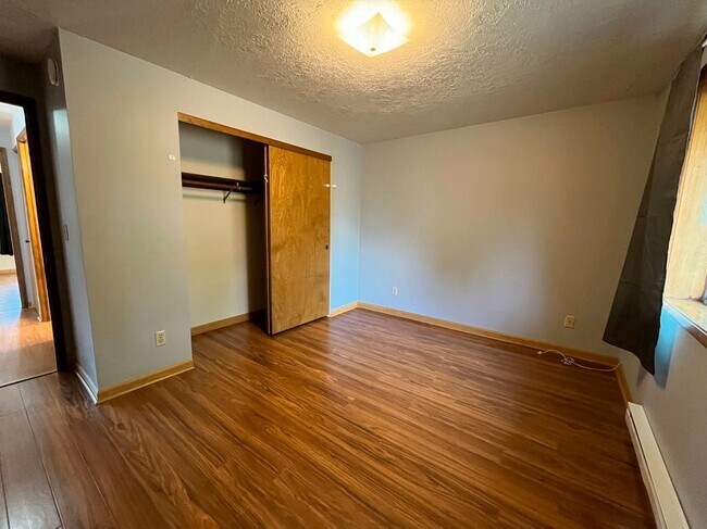 Building Photo - howad01