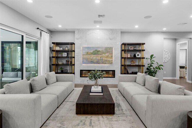 Building Photo - 3624 S Gardenia Ave