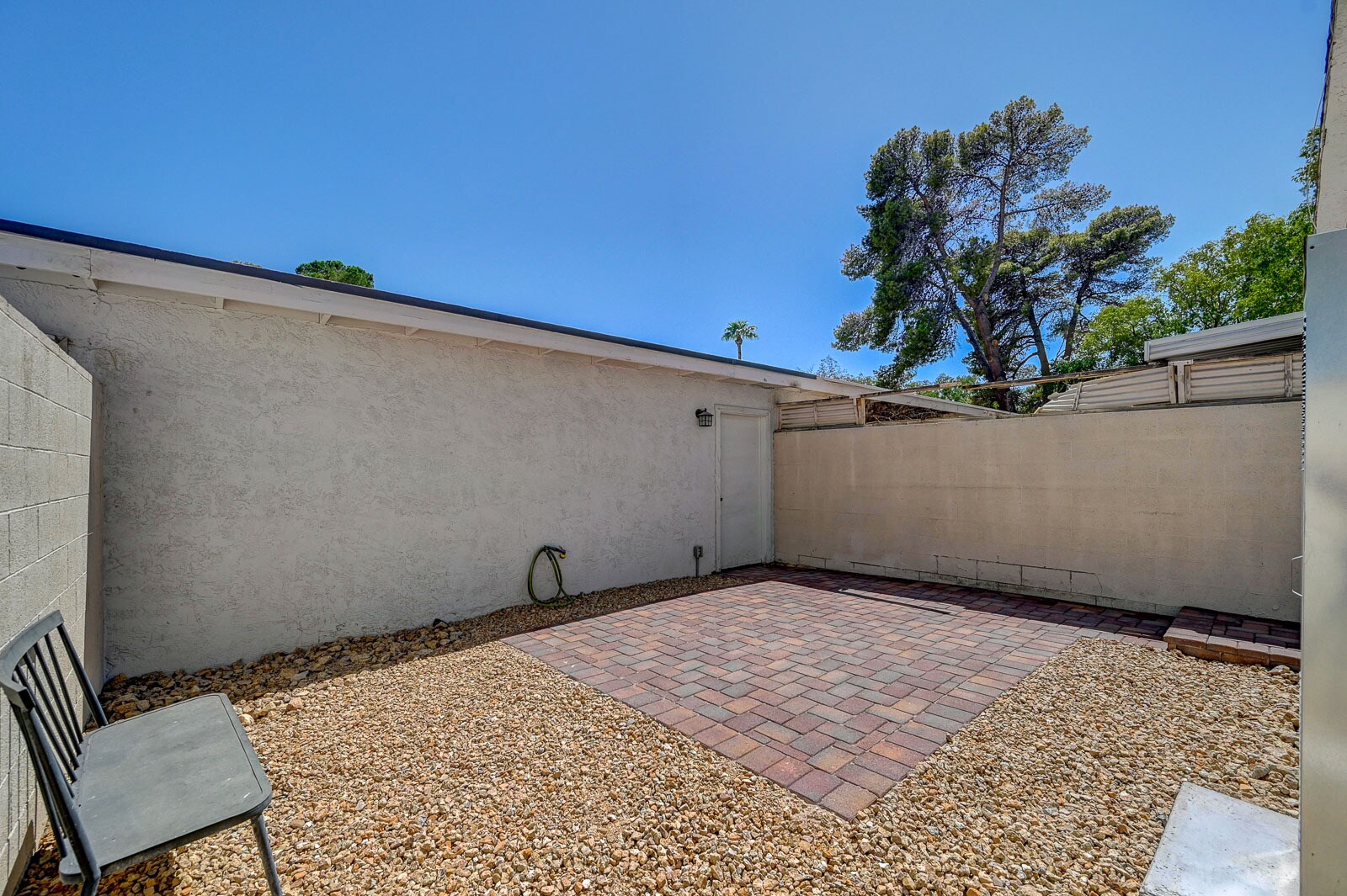 Building Photo - 573 Greenbriar Townhouse Way