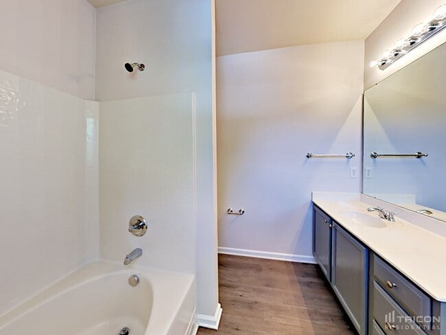 Building Photo - 7839 Baylis Dr