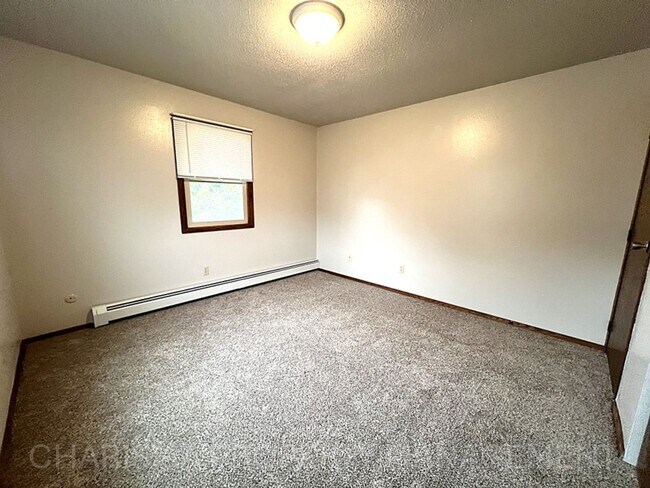 Building Photo - 2 BD - WHEN LOCATION, COMMUNITY AND PRICE MATTER...THIS IS THE PLACE FOR YOU!