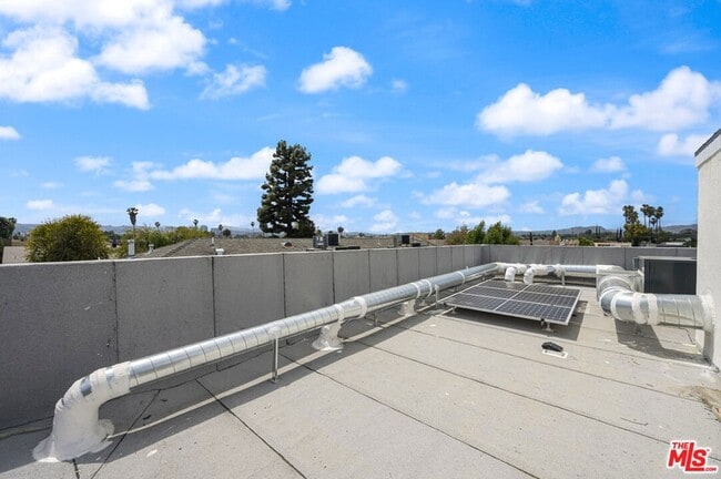 Building Photo - 7306 Independence Ave