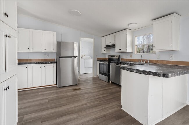 Building Photo - 16461 Hill Country Dr