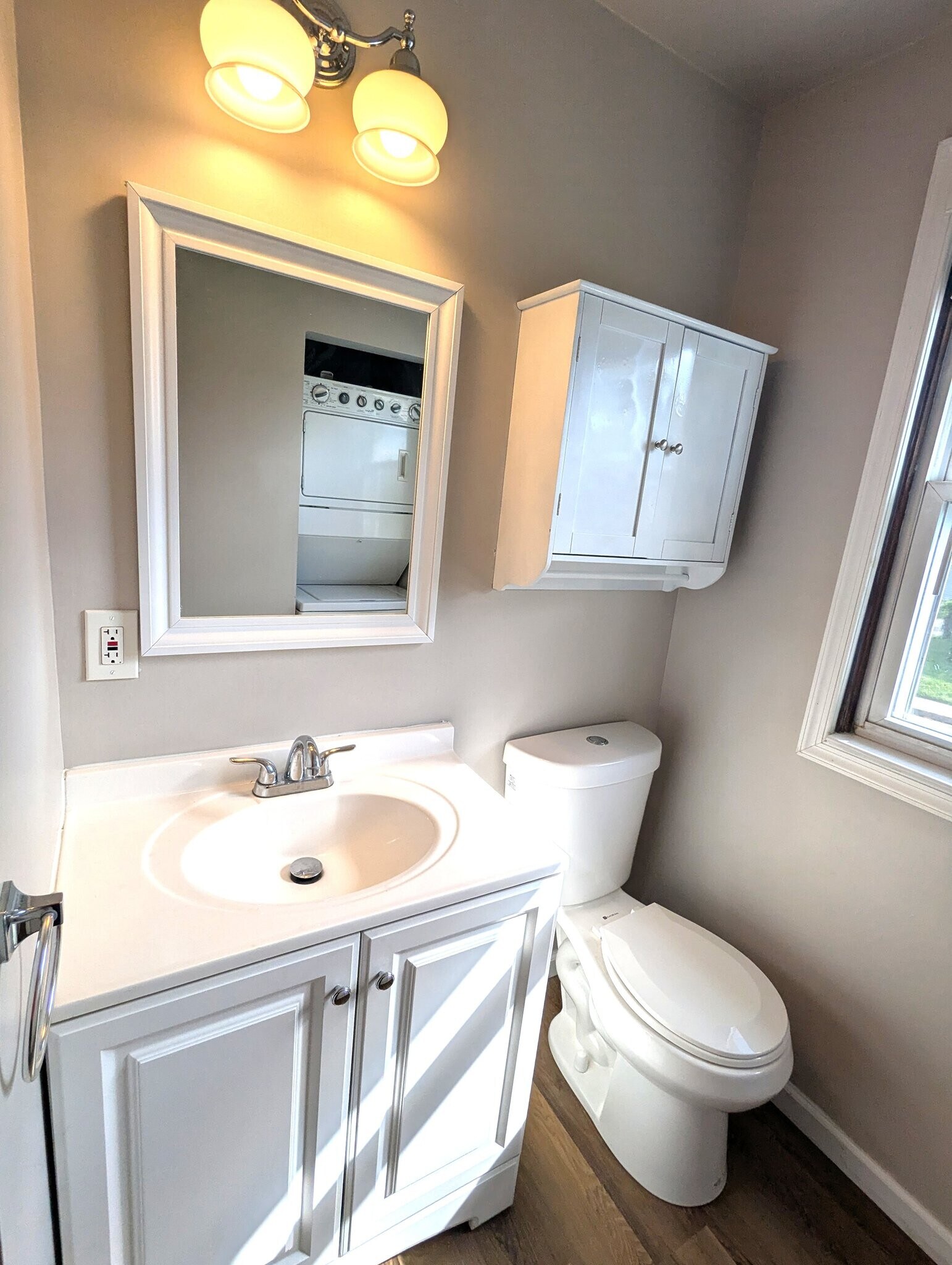 Building Photo - 1236 Maple Ave