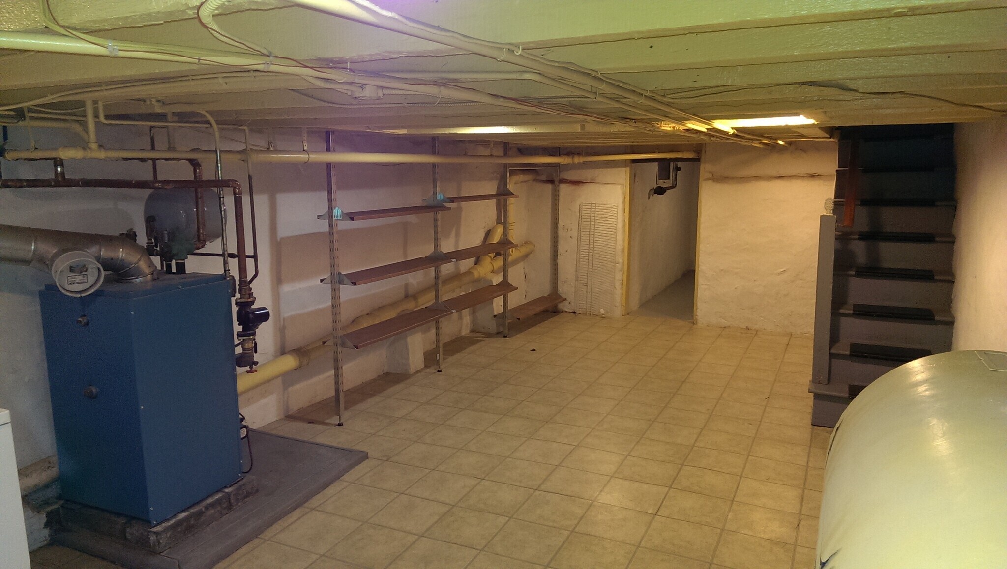 Building Photo - 927 Cross St