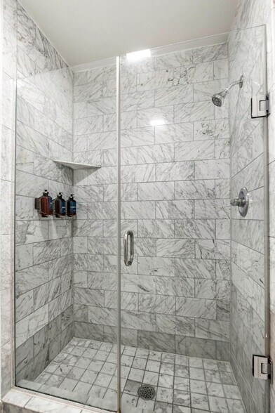 Building Photo - 508 Chartres St