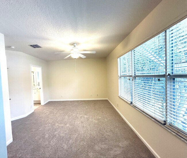 Building Photo - 7690 Hummingbird Ct