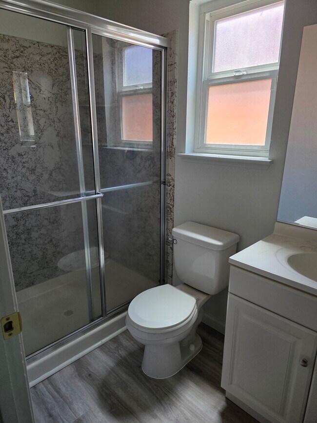 Building Photo - 4900 Earlcort Cir