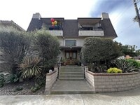 Building Photo - 491 W 39th St