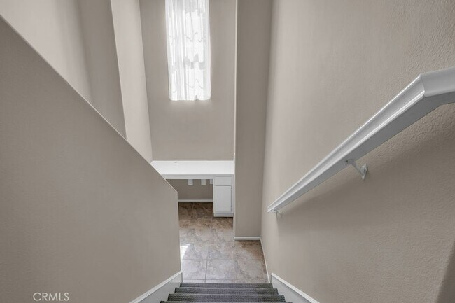 Building Photo - 210 Timberwood