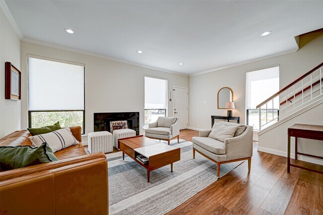 Building Photo - 1201 McDuffie St