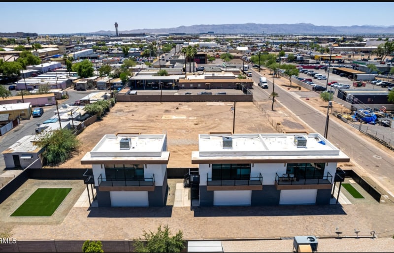 Building Photo - 411 N 32nd Pl