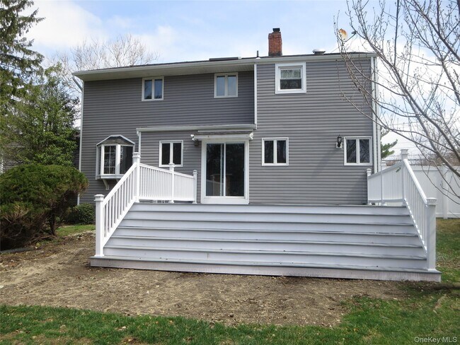 Building Photo - 327 Town Line Rd