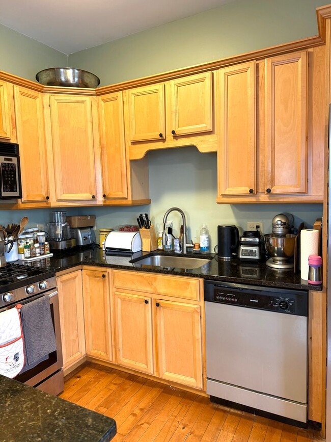 Building Photo - Charming 2bed/2bath in Portland’s West End!