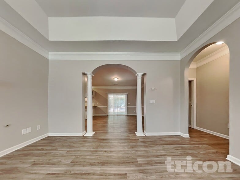 Building Photo - 203 Manor View Ct