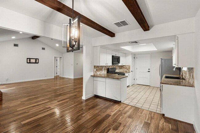 Building Photo - 10603 Parkfield Dr