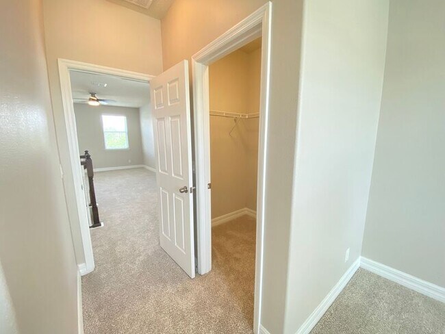 Building Photo - 8433 Corkfield Ave