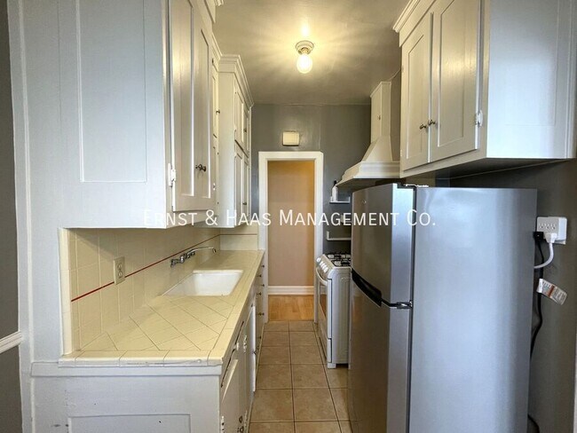 Building Photo - 315 W 3rd St