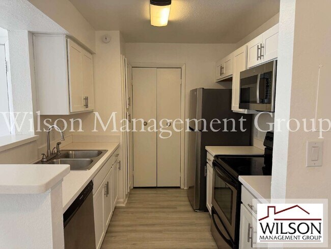 Building Photo - 5540 Devonbriar Way