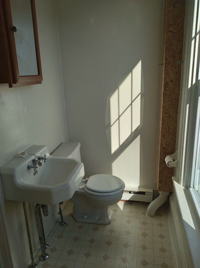 Bathroom - 519 Reynolds Ave