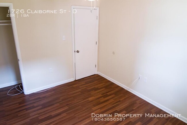 Building Photo - Gated 2BD APTS: RENOVATED - Courtyard w/ F...