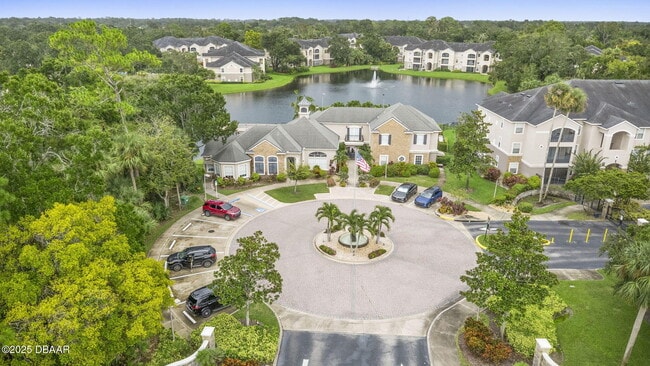 Building Photo - 940 Village Trail