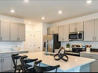 Building Photo - 361 Wayland Dr