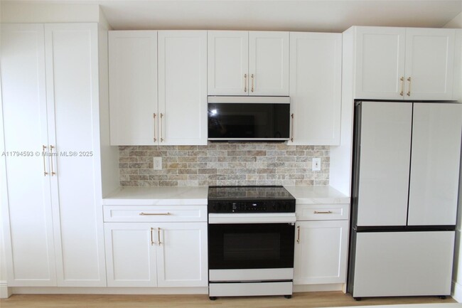Building Photo - 2223 Soundings Ct