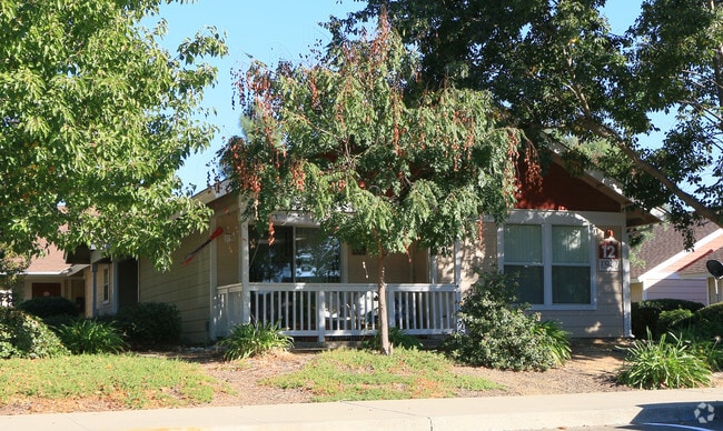 Building Photo - Comfrey Senior