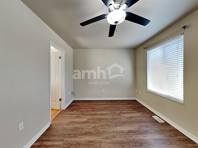 Building Photo - 1625 E Bateman Way