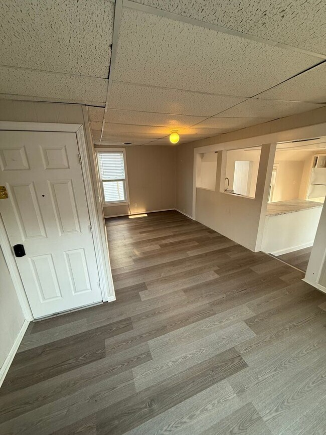 Building Photo - 18 Pentucket St