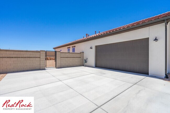 Building Photo - Brand New Stand Alone Home In Desert Color