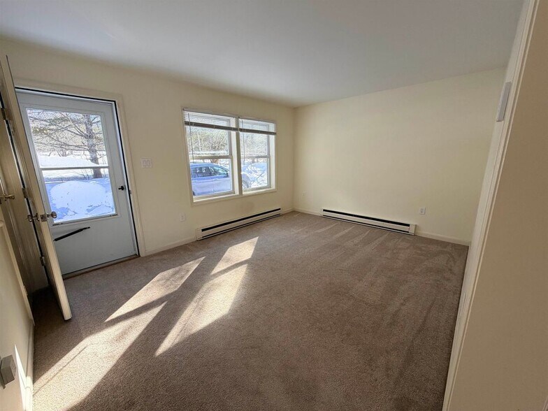 Building Photo - 98 Ledge Hill Rd