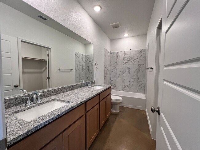 Building Photo - 3909 American Elm Dr