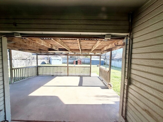 Building Photo - 3 Bedroom 2 Bath in Midway ISD