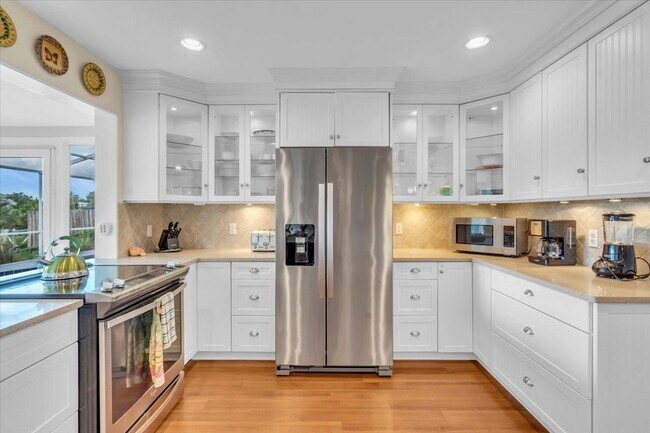 Building Photo - 2732 Valencia Dr