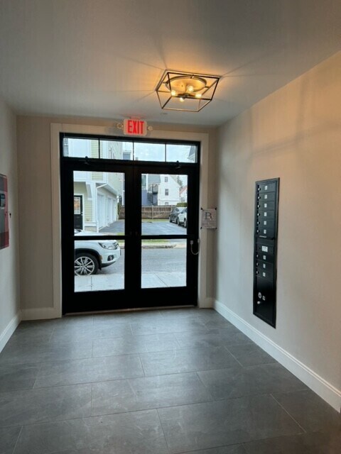 Building Photo - 155 Everett St