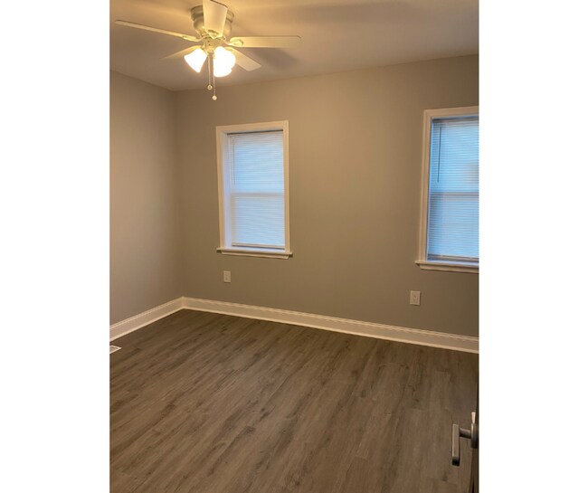 Building Photo - 5019 Belair Rd