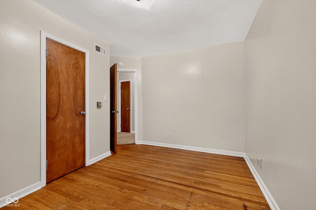 Building Photo - 3916 W 96th St