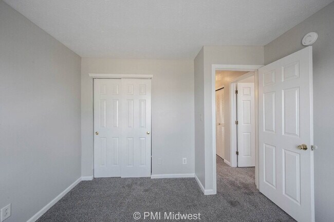 Building Photo - Charming 2-Bedroom, 2.5 Bath Home w/ Loft in Plainfield