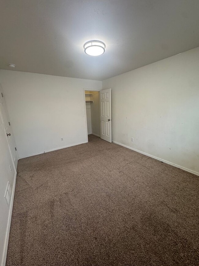 Building Photo - 5222 Leslie St